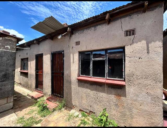 5 BEDROOM HOUSE FOR SALE IN KWA THEMA